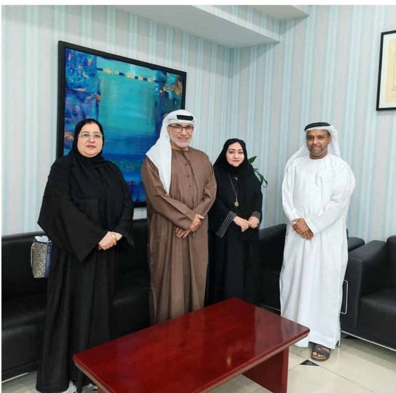 إجتماع المجلس الأدبي التابع للجمعية مع مؤسسة سلطان بن علي العويس الثقافية