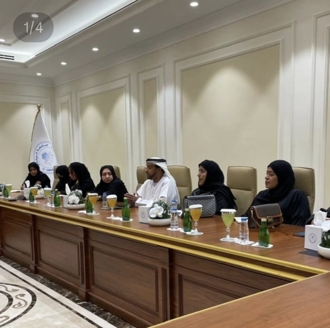 زيارة وفد من جمعية الامارات للمتقاعدين الى جامعة خورفكان