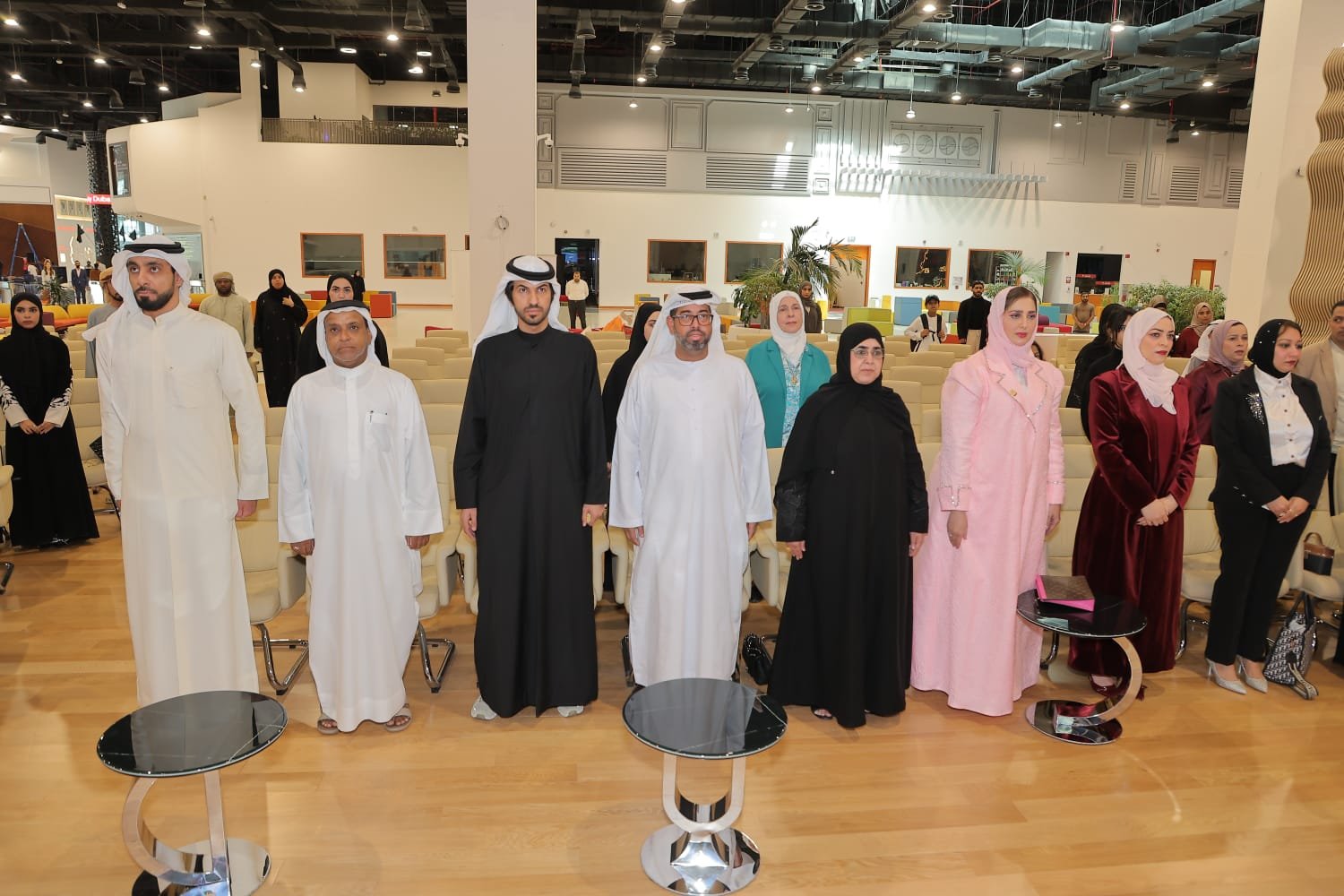 مشاركة جمعية الامارات للمتقاعدين في " ملتقى الأسرة والمجتمع"